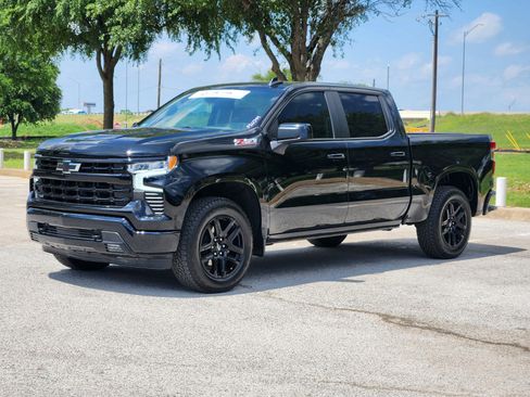 Used 2024 Chevrolet Silverado 1500 RST w/ Convenience Package II AWD/4WD image 2