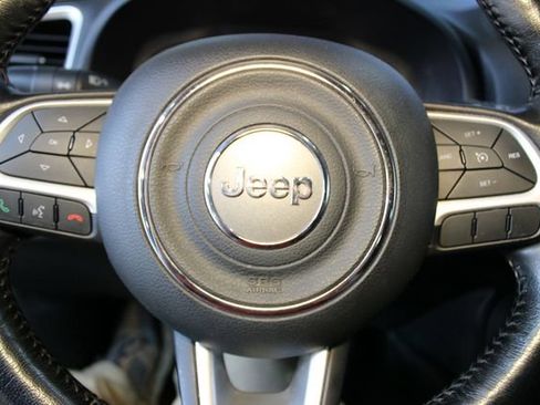 Used 2018 Jeep Renegade Latitude w/ Cold Weather Group AWD/4WD image 18