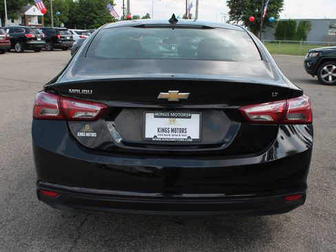 Used 2021 Chevrolet Malibu LT FWD image 4