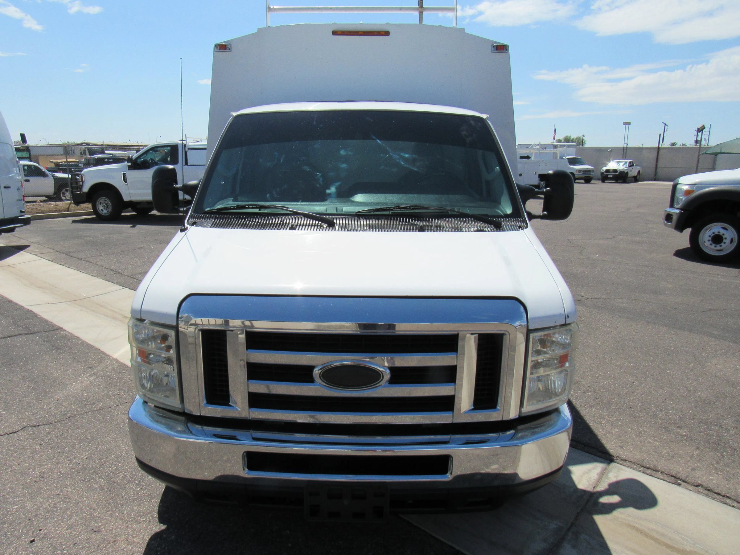 Used 2015 Ford E-350 and Econoline 350 Super Duty w/ Power Windows & Locks Group RWD image 3