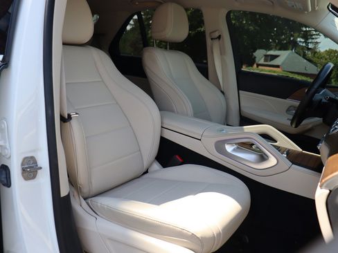 Used 2021 Mercedes-Benz GLE 350 4MATIC w/ AMG Line Exterior image 23