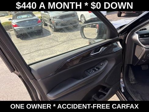 Used 2023 Jeep Grand Cherokee L Laredo AWD/4WD image 14