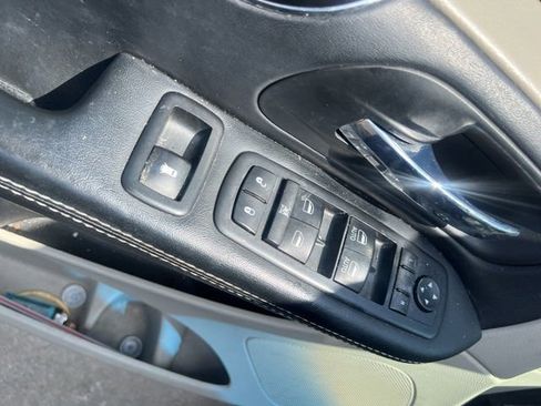 Used 2017 Dodge Grand Caravan SE FWD image 11