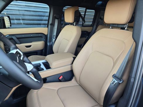 New 2026 Land Rover Defender 110 X-Dynamic SE AWD/4WD image 14