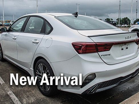 Used 2022 Kia Forte GT-Line w/ GT-Line Premium Package FWD image 2