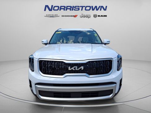 Used 2025 Kia Telluride EX AWD/4WD image 2