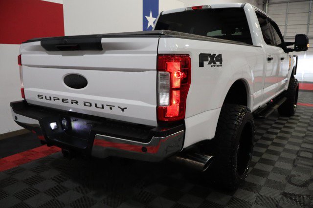 Used 2017 Ford F250 XLT w/ XLT Premium Package AWD/4WD image 24