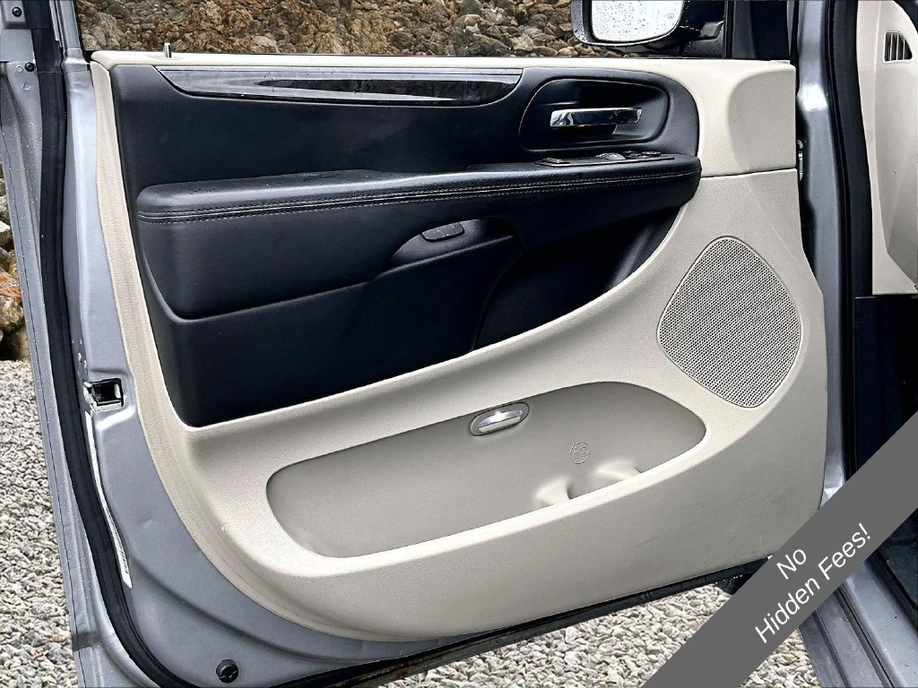 Used 2013 Dodge Grand Caravan SE FWD image 17