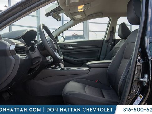 Used 2025 Nissan Altima 2.5 SV AWD/4WD image 3
