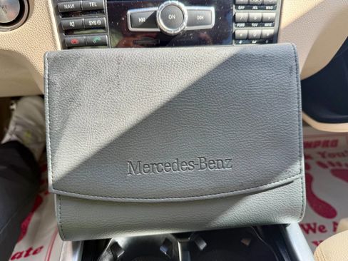 Used 2015 Mercedes-Benz E 350 4MATIC Sedan image 35