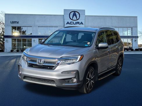 Used 2020 Honda Pilot Touring image 1