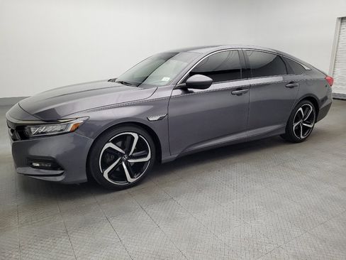 Used 2018 Honda Accord Sport image 2