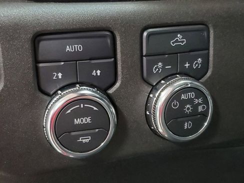 Used 2024 GMC Sierra 1500 Elevation image 29