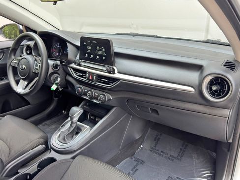 Used 2021 Kia Forte LXS FWD image 13