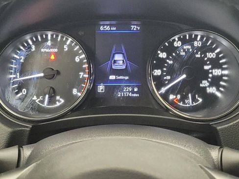 Used 2020 Nissan Rogue SV FWD image 23