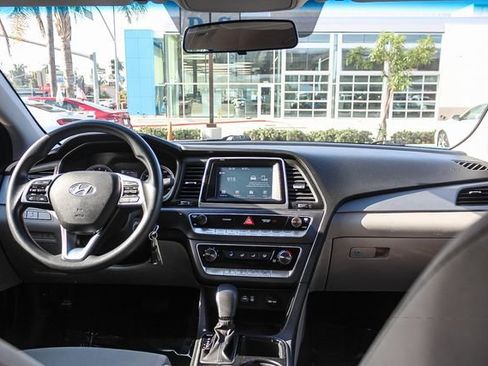 Used 2019 Hyundai Sonata SE FWD image 16