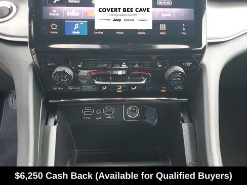 New 2025 Jeep Grand Cherokee Limited w/ Black Appearance Package image 40