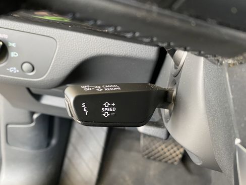 Used 2018 Audi Q5 2.0T Premium AWD/4WD image 38