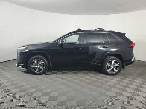 Used 2025 Toyota RAV4 SE image 7