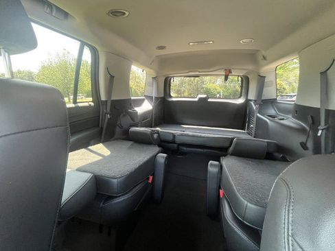 Used 2019 GMC Yukon SLT image 11