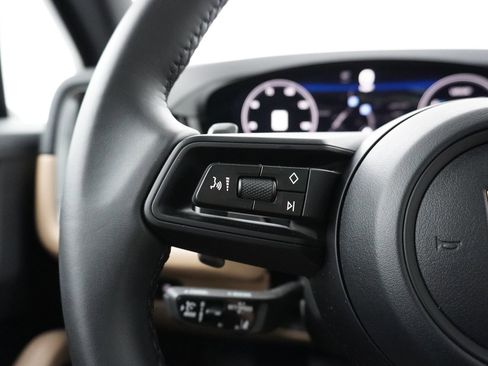 Certified 2026 Porsche Cayenne AWD/4WD image 20