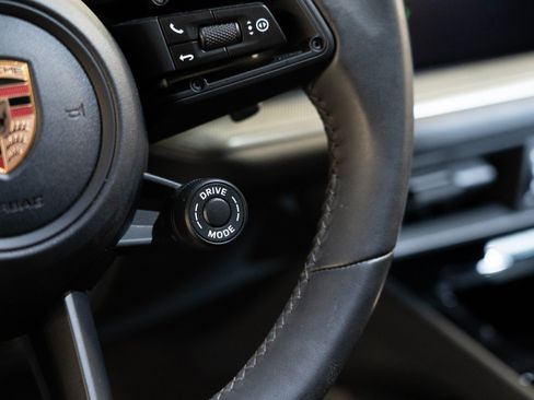 Certified 2026 Porsche Cayenne AWD/4WD image 22