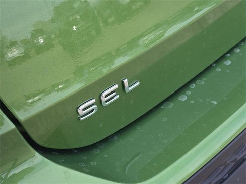 New 2026 Volkswagen Taos SEL image 9