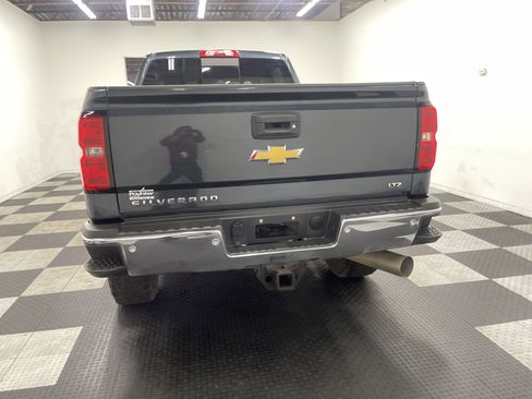 Used 2019 Chevrolet Silverado 2500 LTZ w/ Duramax Plus Package image 3