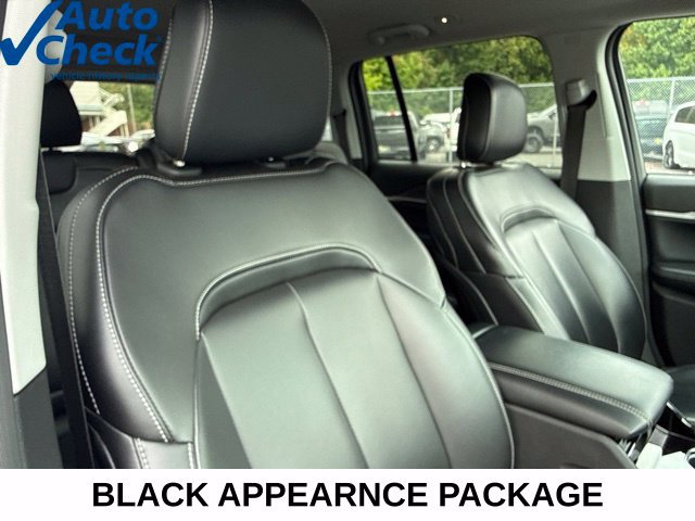 Used 2023 Jeep Grand Cherokee Limited w/ Black Appearance Package AWD/4WD image 25