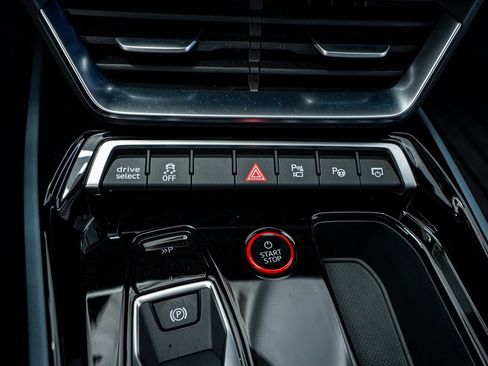 Used 2024 Audi e-tron GT Prestige image 52