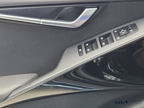Certified 2024 Kia Niro Wind FWD image 30