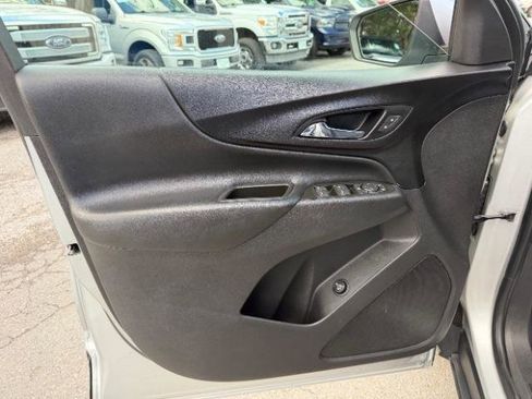 Used 2021 Chevrolet Equinox LT image 16