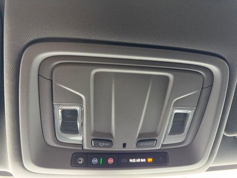 Used 2020 Chevrolet Silverado 1500 Custom w/ Custom Value Package image 32