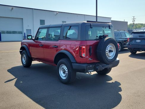 New 2025 Ford Bronco 4-Door image 3