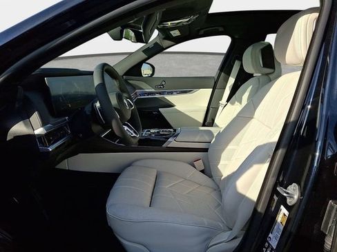 New 2026 BMW 760i xDrive w/ Executive Package AWD/4WD image 11