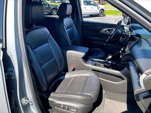 Used 2023 Chevrolet Traverse LT w/ LT Premium Package AWD/4WD image 22