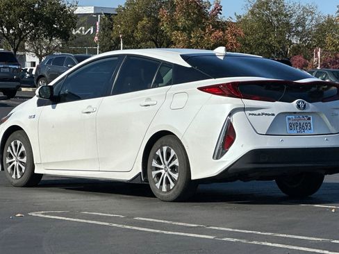 Used 2022 Toyota Prius Prime Limited image 6