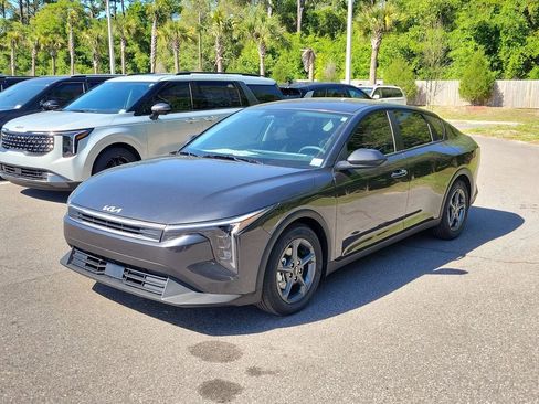 New 2026 Kia K4 LXS image 3
