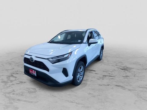 Used 2025 Toyota RAV4 XLE AWD/4WD image 6