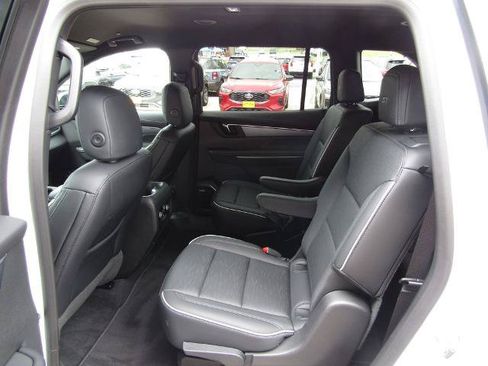 Used 2025 Buick Enclave Sport Touring AWD/4WD image 35