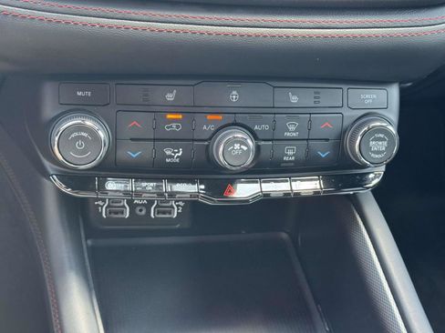 Certified 2025 Dodge Durango GT w/ Blacktop Package AWD/4WD image 26