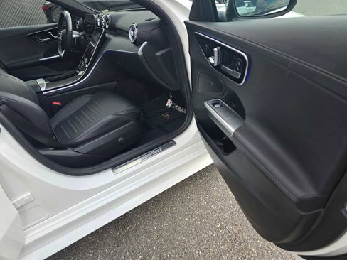 Used 2023 Mercedes-Benz C 300 Sedan image 10