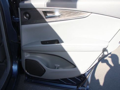Used 2019 Lincoln Nautilus Reserve FWD image 20