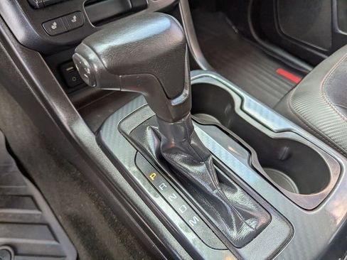 Used 2015 GMC Canyon SLE w/ All-Terrain Adventure Package image 22