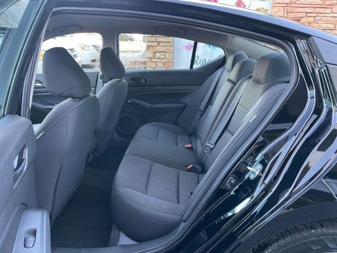 Used 2025 Nissan Altima 2.5 SV image 24