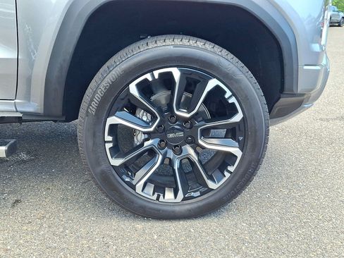 Used 2026 GMC Canyon Denali AWD/4WD image 9