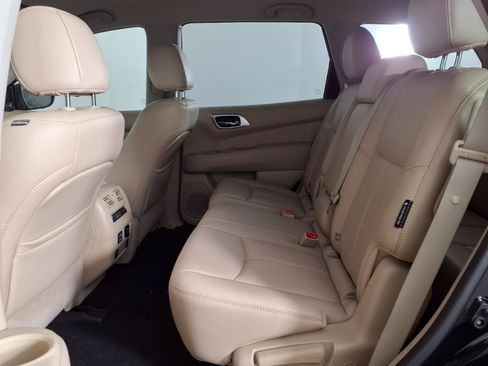 Used 2018 Nissan Pathfinder SL FWD image 14