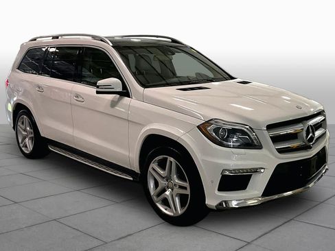 Used 2016 Mercedes-Benz GL 550 4MATIC image 3