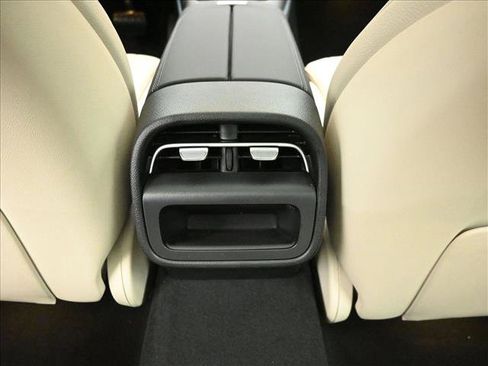 New 2026 Mercedes-Benz E 450 4MATIC Sedan image 22