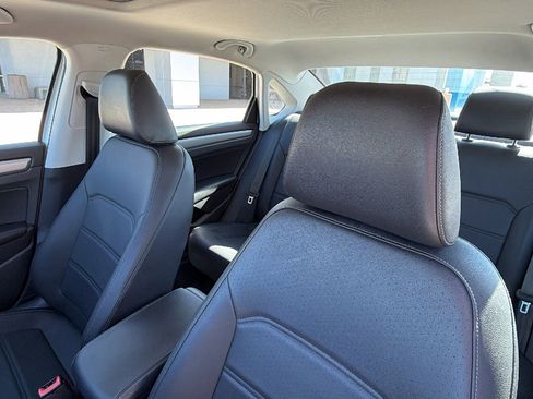 Used 2021 Volkswagen Passat 2.0T SE image 7